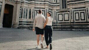 Couple qui marche à Florence