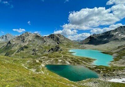 Montagnes avec lac