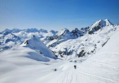 Montagnes enneigées