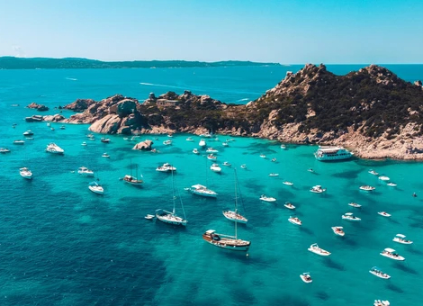 Bateaux sur la mer en Sardaigne
