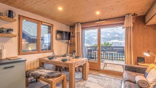 Intérieur d'appartement en bois