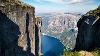 Falaises du Kjerag