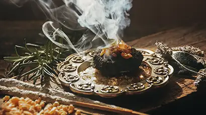 Assiette avec de la viande
