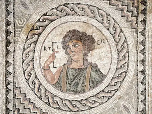 Mosaïque représentant une femme