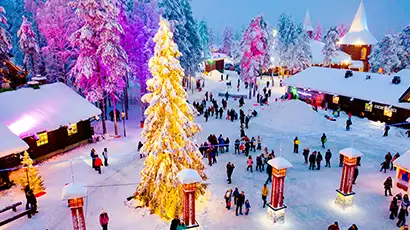 Village du Père Noël avec sapin