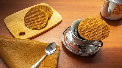 Gauffrettes avec un café