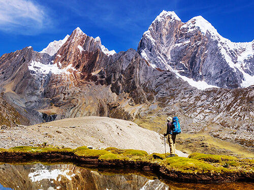 Randonneur dans les montagnes