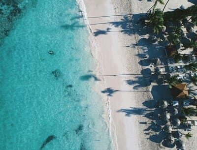 Voiture et paysage à Lanzarote