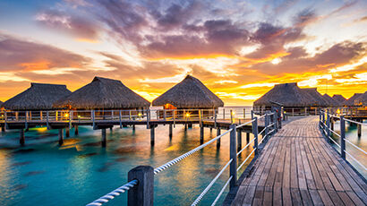 Pilotis au coucher du soleil