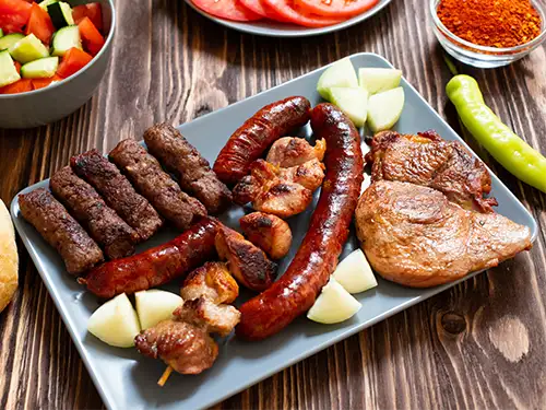 Assiette avec des grillades
