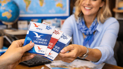 Singes dans les sources d'eau chaude