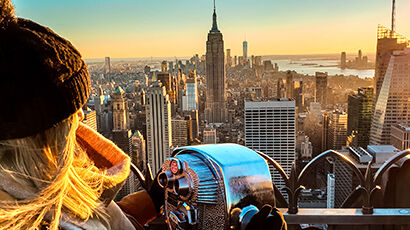 Vue sur l'Empire State building au coucher du soleil