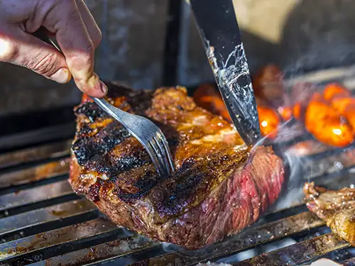 Morceau de viande sur un grill